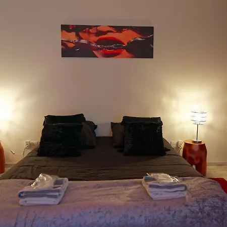 아파트 Loveroom Les Folies Douces &